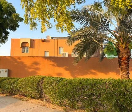 منزل للبيع (دورين) 330م² | الجبيل الصناعية – حي الحويلات