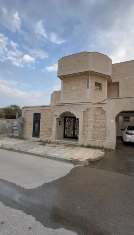 فيلا زاوية كبيرة للبيع 782م² | الجبيل الصناعية – حي الفاروق الجنوبية