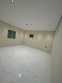 عمارة سكنية جديدة للبيع بتشطيب فاخر | الجبيل – غرب المزارع (حي الضباب)