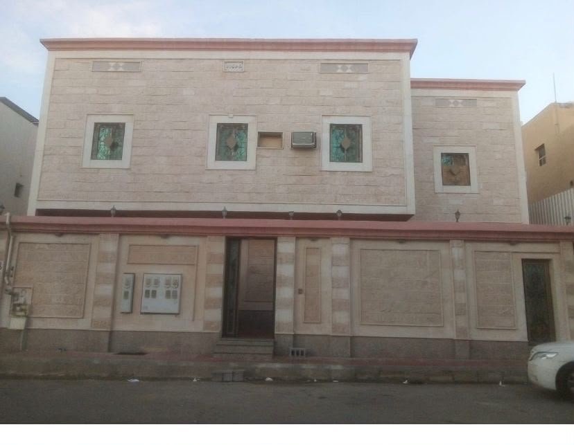 عمارة سكنية 400م² للبيع (مؤجرة بالكامل) | الدمام – حي طيبة عمارة سكنية 400م² للبيع (مؤجرة بالكامل) | الدمام – حي طيبة