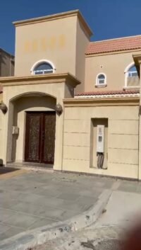 فيلا منفصلة 597م² للبيع (مفصولة دورين) | الجبيل الصناعية – حي جلمودة