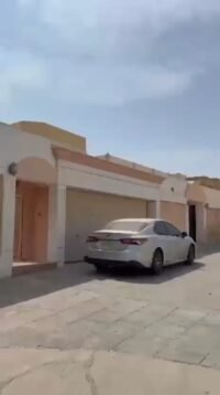 فيلا دورين مفصولة للبيع 640م² | الجبيل الصناعية – حي القدس 12أ