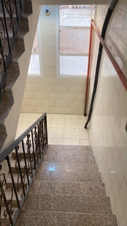 عمارة استثمارية (تجارية سكنية) للبيع 300م² (رأس بلك) | الجبيل البلد