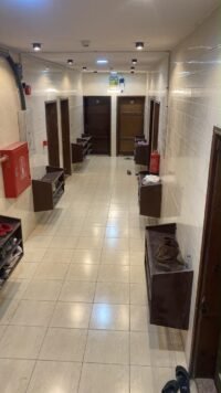 عمارة استثمارية (تجارية سكنية) للبيع 300م² (رأس بلك) | الجبيل البلد
