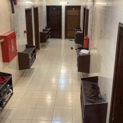 عمارة استثمارية (تجارية سكنية) للبيع 300م² (رأس بلك) | الجبيل البلد